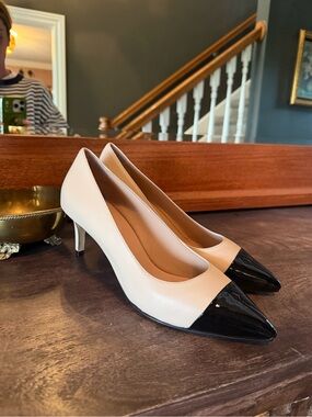Bruno Magli Nude Black Cap Toe Kitten Heels 38.5 Made in Italy